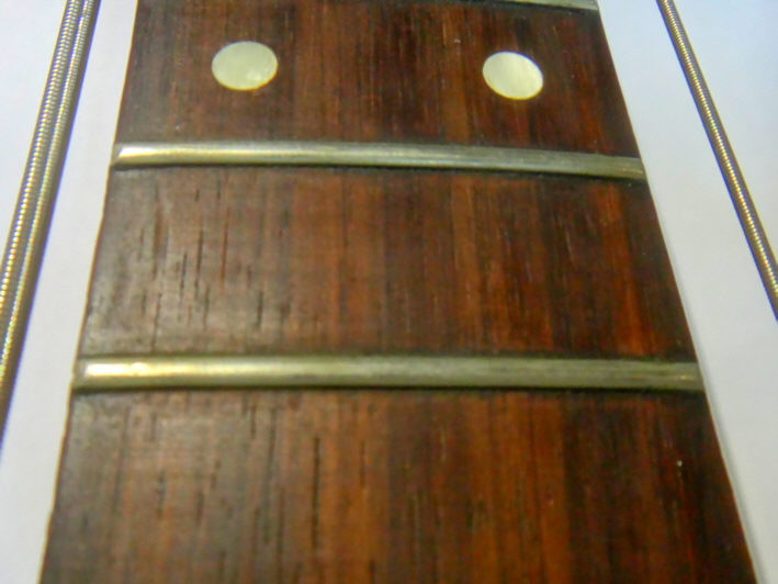 Rio-Palisander Brazilian Rosewood fretboard